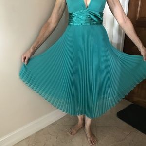 Marilyn Monroe type turquoise cocktail dress